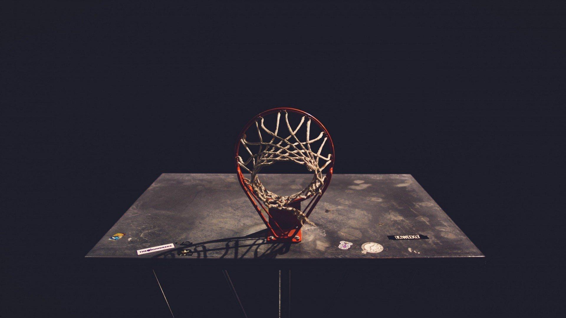 早报，妖锋独中四元碾碎皇马，西甲王座终归巴萨？