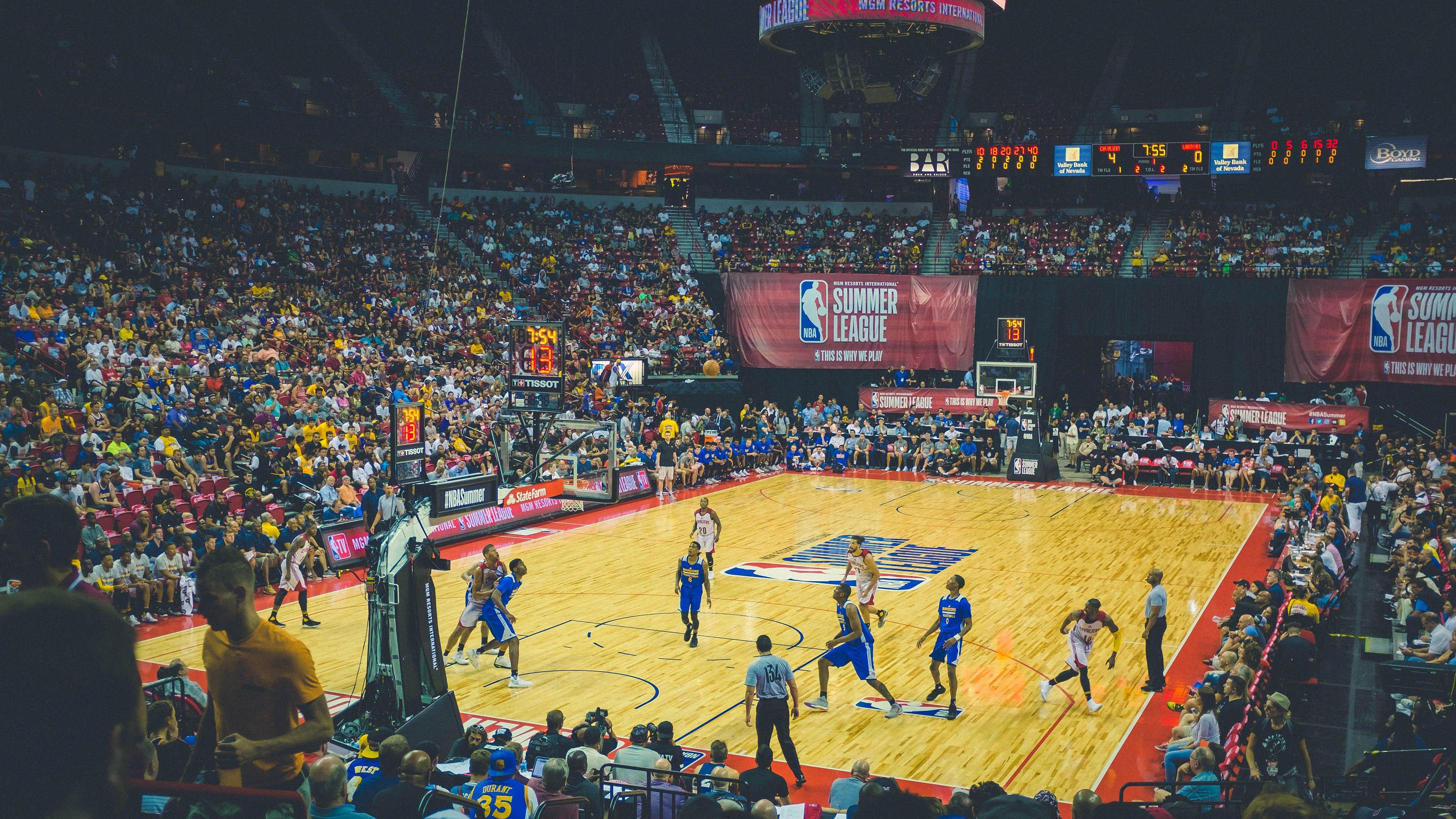 要买布罗佐维奇都能吵成一锅粥，哈维真是穷家难当